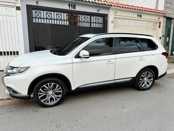 MITSUBISHI OUTLANDER 2.0 16V GASOLINA 4P AUTOMÁTICO MITSUBISHI OUTLANDER 2.0 16V GASOLINA 4P AUTOMÁTICO